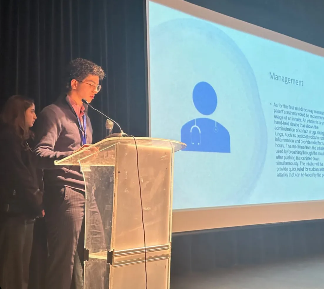 University students presenting a healthcare innovation project